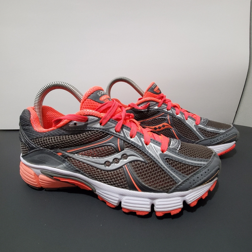 Saucony Ignition 4 running shoes